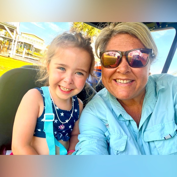 Meet your Posher, Staci - Picture 4 of 4